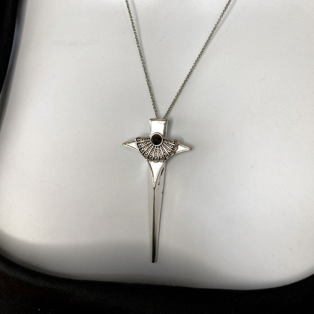 Cross with Fan Detailing Necklace